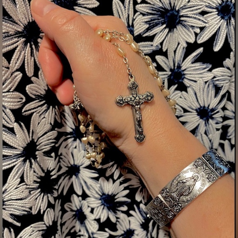 MIRACULOUS MEDAL STATEMENT BRACELET | Silver Toned Metal | Stretchable Elastic